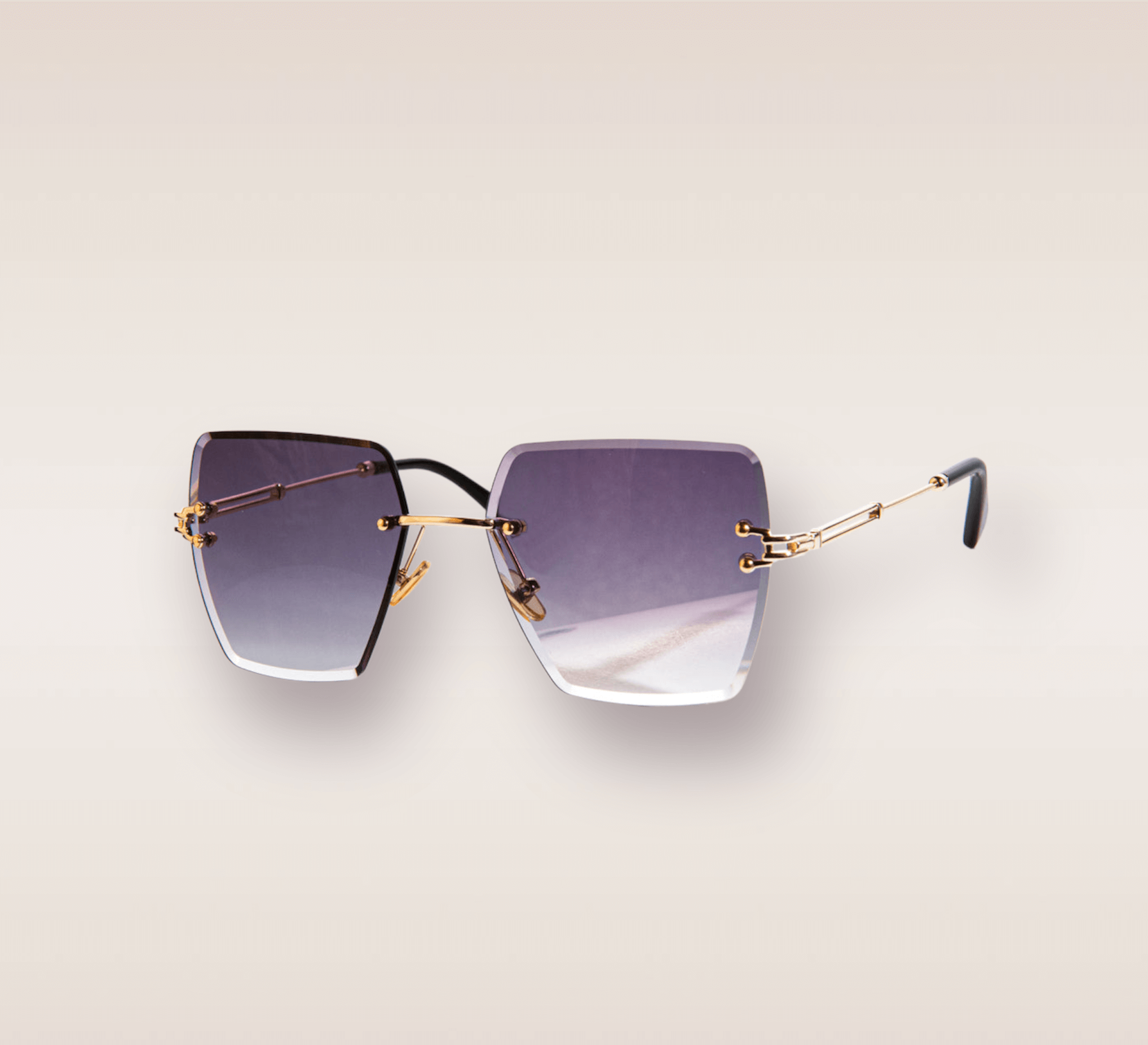 In this up-close shot, we are introduced to the captivating Luke Cage frames, a stylish and sophisticated eyewear option. The rimless frames feature a mesmerizing deep purple gradient hue. The gold arms add a touch of opulence and refinement, complimenting the purple tones with a warm metallic accent. These frames are a true fashion statement, combining modern design with a touch of luxury. 